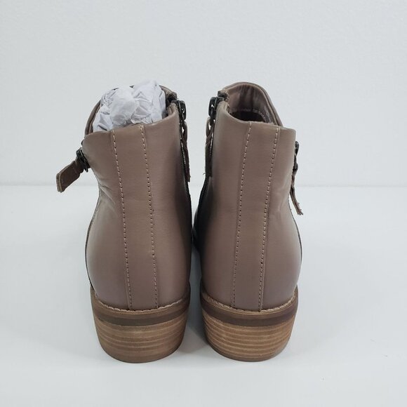 Softwalk Roselle Bootie in Taupe - Size 8 Narrow - Picture 3 of 8